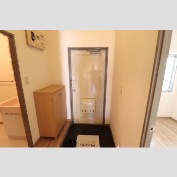 ファーストコーポ幕張本郷0309号室 玄関