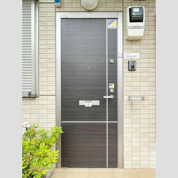 mio Bloom102号室 玄関ドア