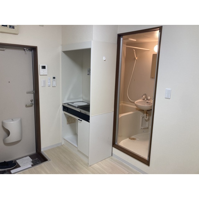 第100オーナーズビル202号室 内観