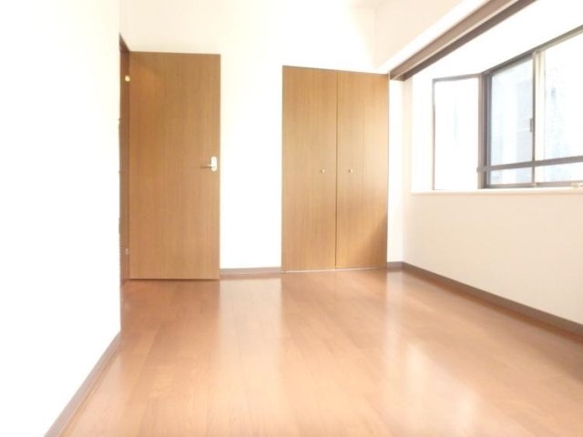 目黒青葉台グランドハイツ2階 洋室1