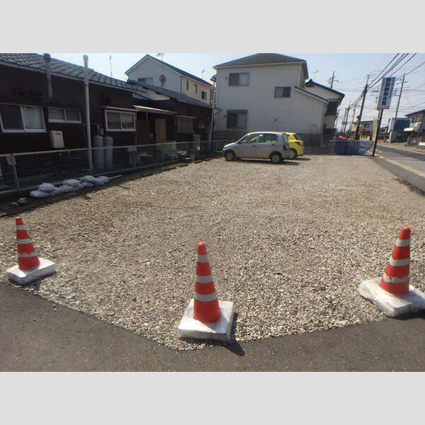 アムール中村106号室 駐車場