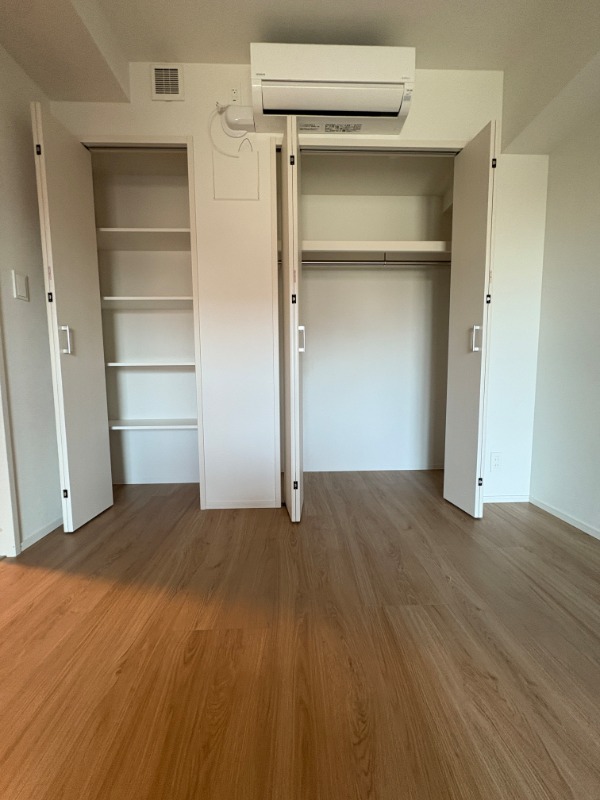 PJツリーネスト6階 玄関側洋室