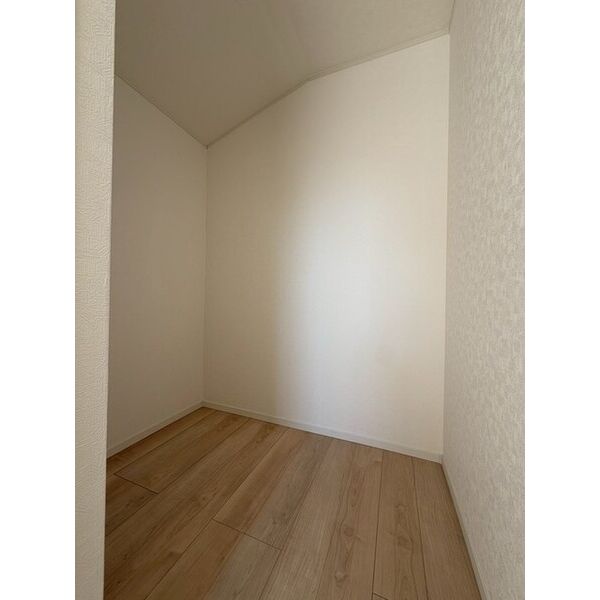 クレイドルガーデン柏市花野井第10　1号棟0001号室 収納