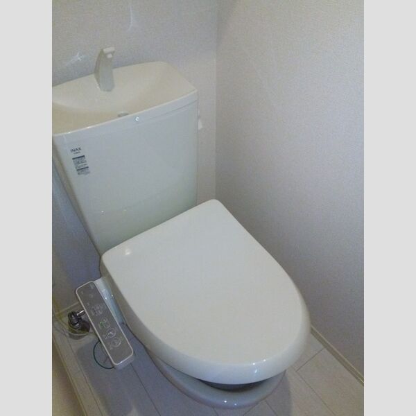 ポルト セレーノ107号室 温水洗浄暖房便座