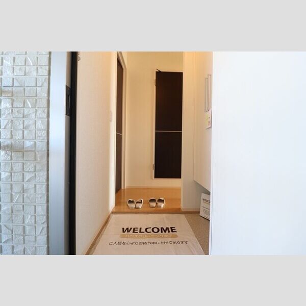 フェリーチェ　ヴィータ　A 玄関