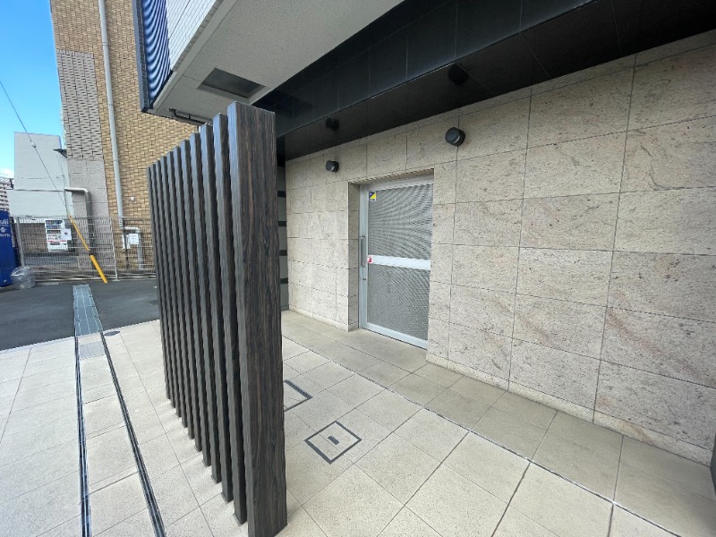 ラフィスタ川崎10階 駐輪場入口