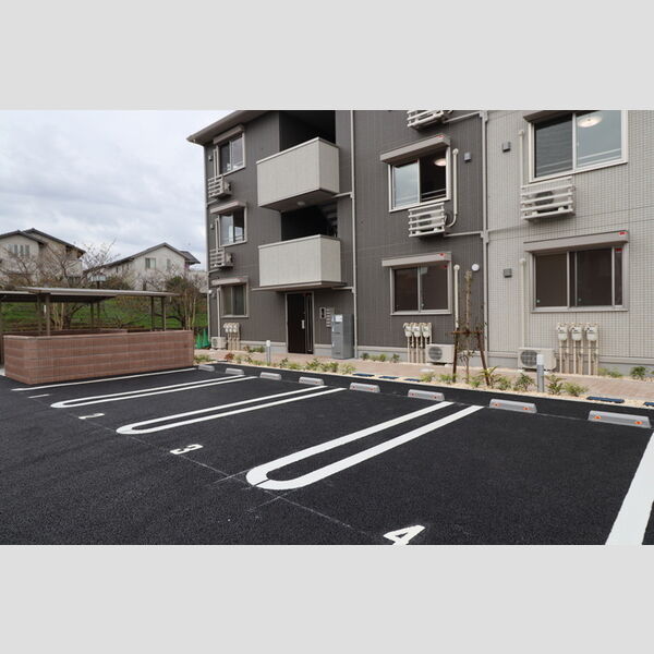 D-roomちはら台E 駐車場