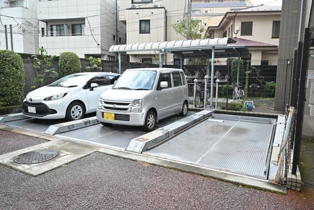 菱和パレス田園調布東3階 駐車場