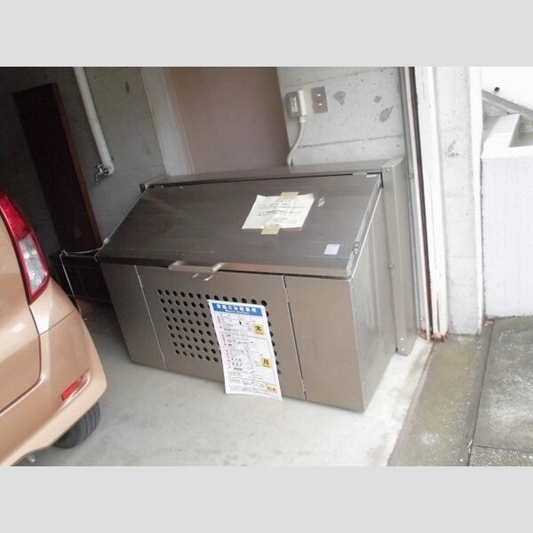 サンヒルズ・サクラ203号室 ゴミ置き場