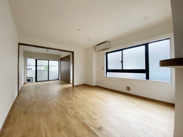 イトーピアアクシス千駄木 リビング