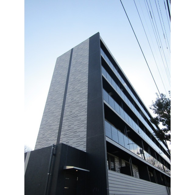 ロアール横浜十日市場3階 外観