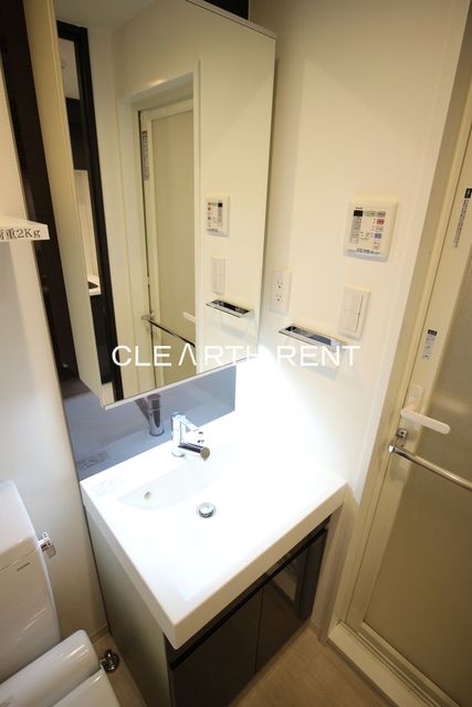 コンシェリア虎ノ門＜ＴＯＫＹＯ ＰＲＥＭＩＵＭ＞ あるとうれしいの独立洗面台付き