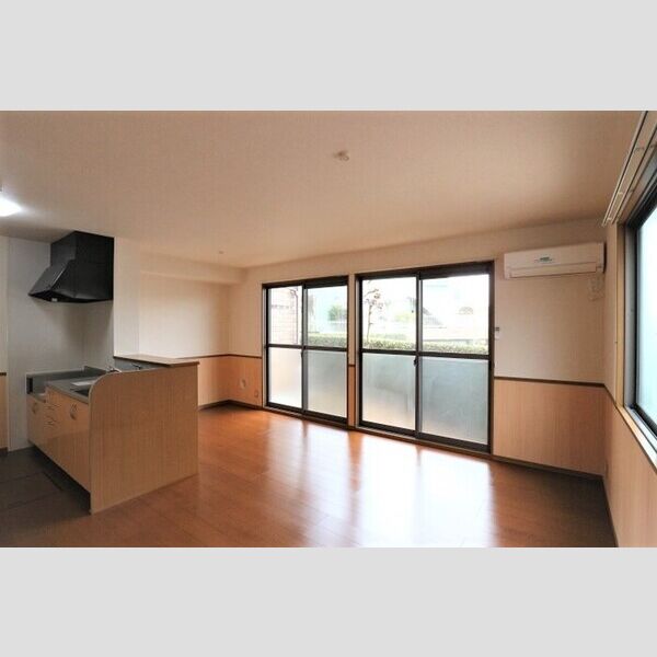 アルファタウン天王台 リビング写真①