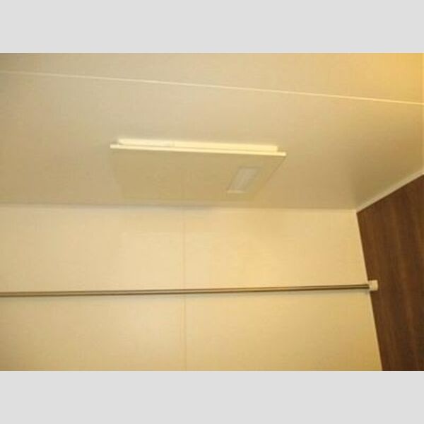 フォレストウッド　A棟105号室 浴室換気乾燥機