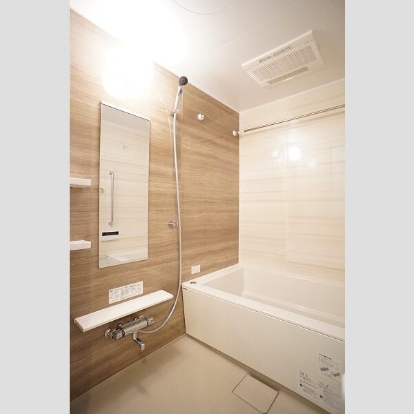 グランヒルサイド703号室 一日の疲れを癒すのはやっぱり豪華なお風呂ですね♪