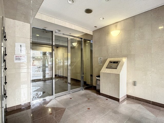 スカイコート芝壱番館3階 エントランス