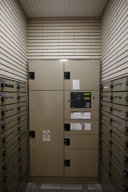 アール・ケープラザ横浜Ⅴ9階 宅配BOX