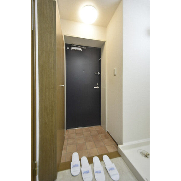 アーク・スクエア0101号室 玄関