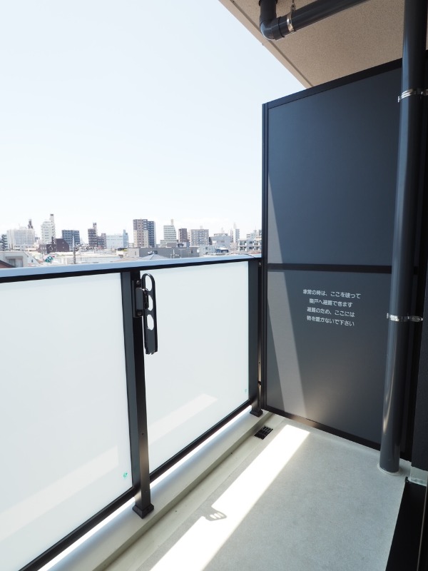 ドゥーエ梅屋敷3階 バルコニー