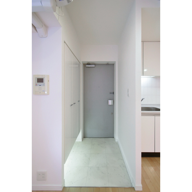 ルクレ新川レジデンス1205号室 玄関