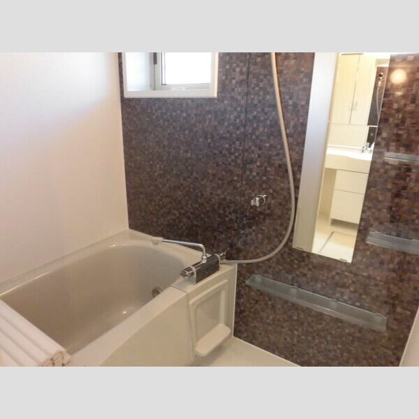 グランドソレイユ　A103号室 バス