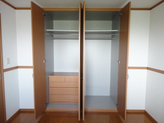 ディア フレンド ＫＯＩＺＵＭＩ クローゼット