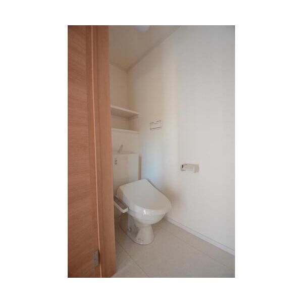 フォレストメゾン聖蹟B104号室 トイレ