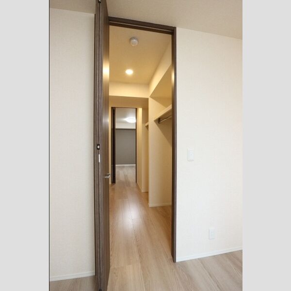 フォーリア　A ウォークスルークローゼット