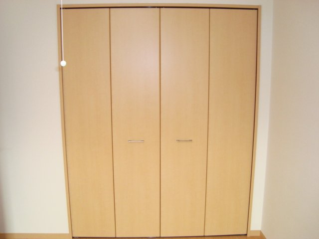 ワースファミリア・ユー クローゼット