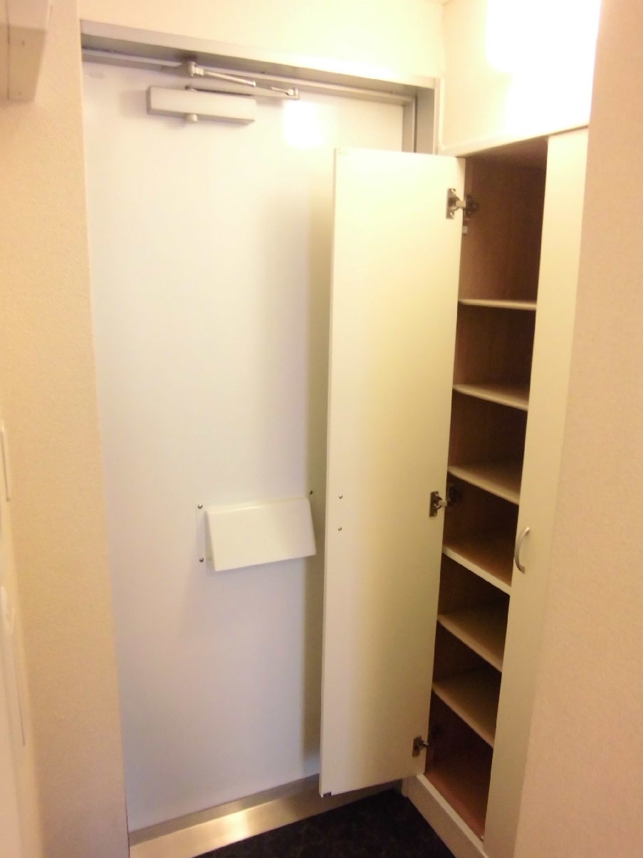 レオパレス緑町Ⅱ308号室 大容量シューズボックス
