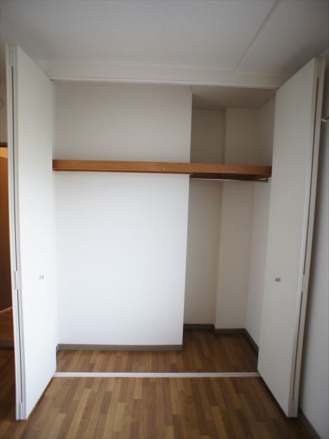 ルミエール若葉0302号室 収納