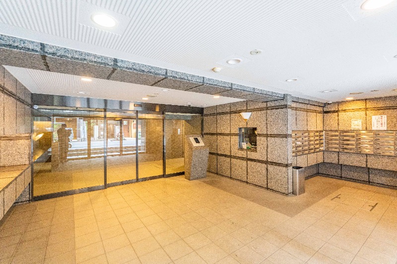 ルーブル日本橋 エントランス