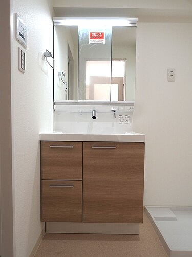 ライオンズマンション川崎第３ 洗面化粧台（キレイアップ水栓付き）