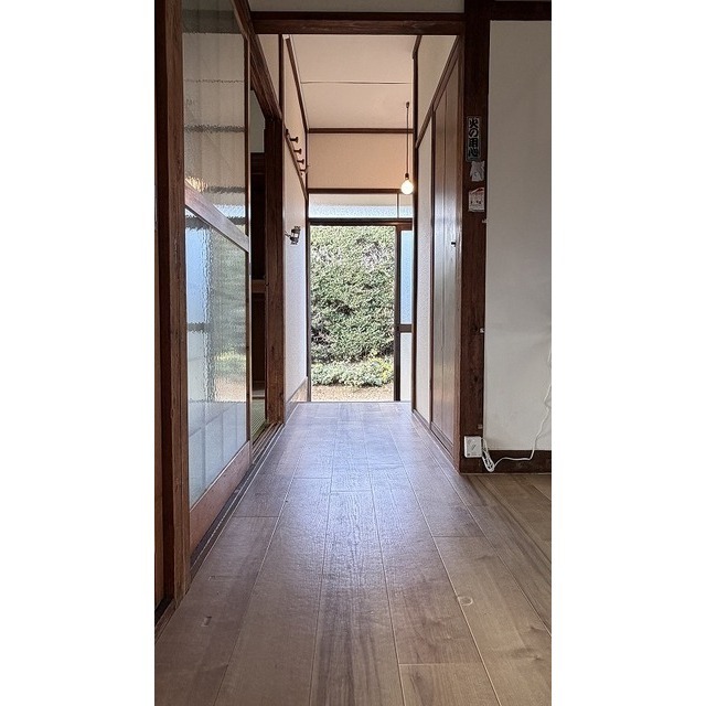 伊澤貸家 玄関からキッチン付近