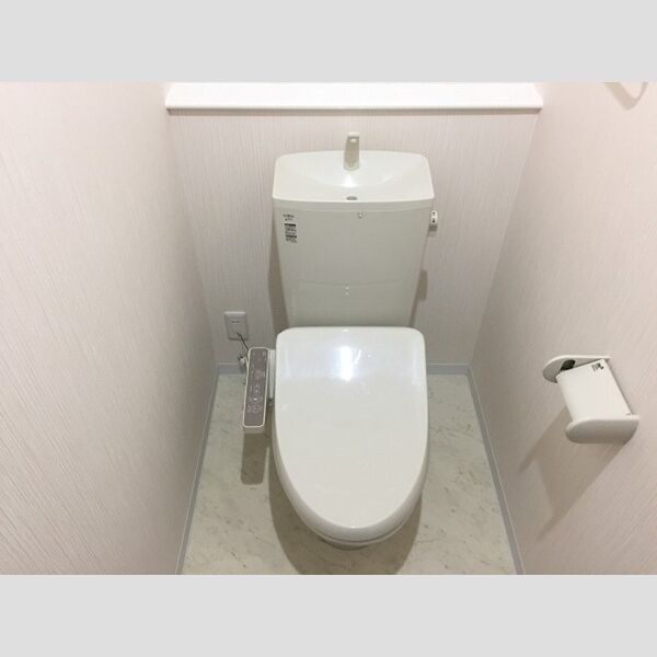 桜コート206号室 温水洗浄暖房便座