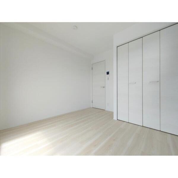 ブルーライトヨコハマ603号室 リビング