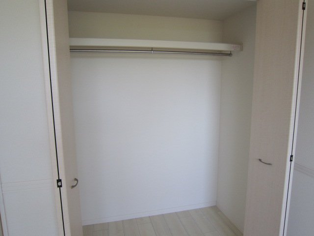バード・ヴェール　(Ｂｉｒｄ・Ｖｅｒｔ)202号室 南側洋室クローゼット