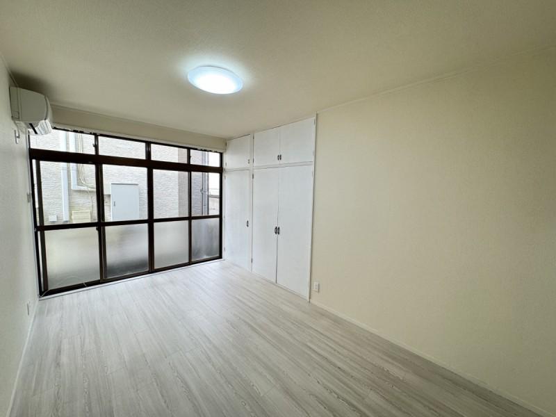 プチシャトー若草1階 リビング