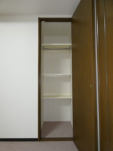 ライオンズガーデン中浦和 クローゼット（納戸）