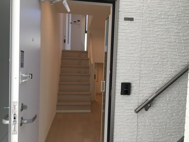 ＣＢ大和田セレーヌ1階 玄関