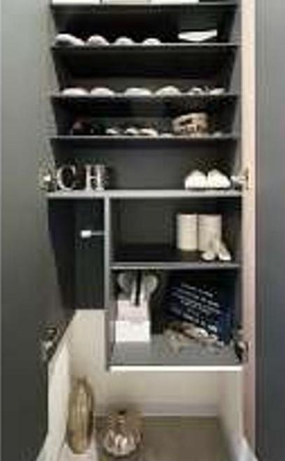 シャルール金沢文庫203号室 玄関収納スペースも広く充実しています（イメージ）