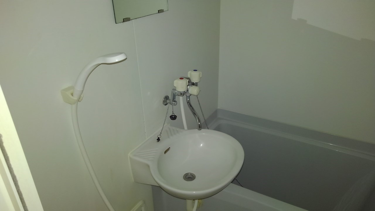 レオパレス国分寺台中央105号室 お風呂