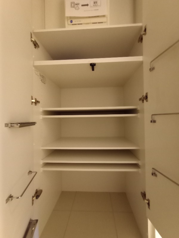 クレイシア秋葉原ラグゼスウィート2階 収納