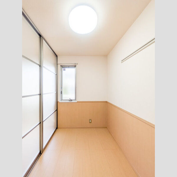 トレビナ中浦和103号室 洋室