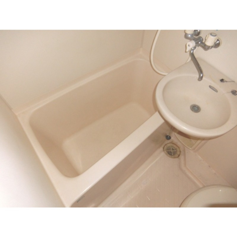 イーストアベニュー2階 ※同タイプの違うお部屋のお写真です。