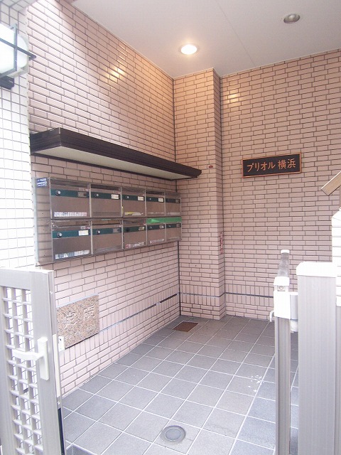 プリオル横浜3階 外観