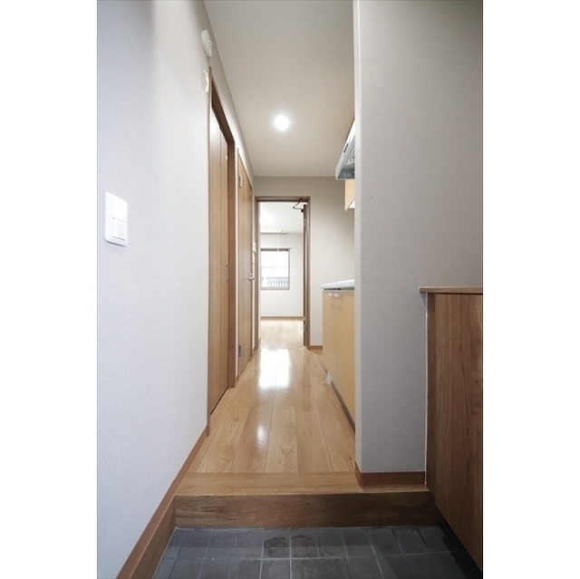 サリス万世町A棟0101号室 内観