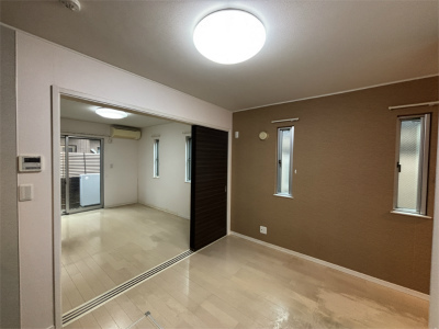 エムズ リビング