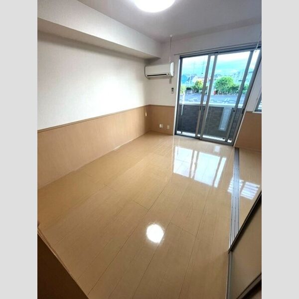 メゾン グリーンヒル102号室 リビング