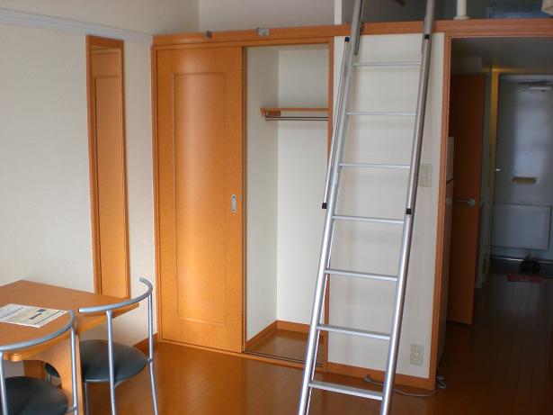 レオパレスアドミラブールワタル109号室 寝室